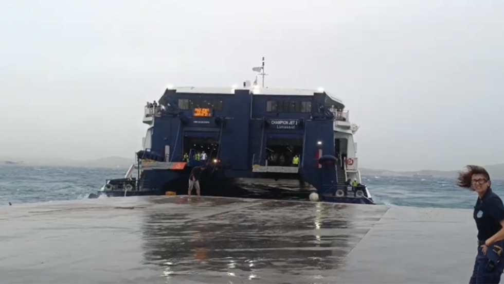 Milos CHAMPION JET2